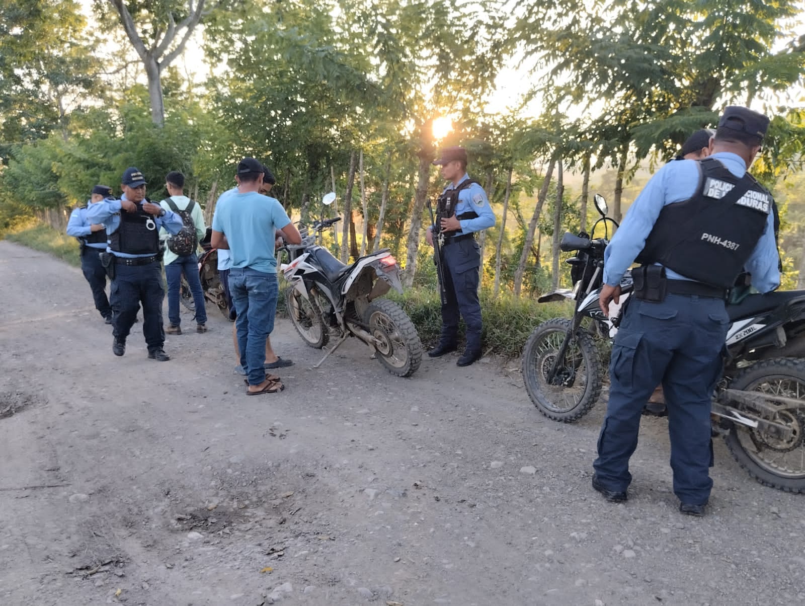 Funcionarios policiales de la UMEP-15 realizan operaciones de prevención en Catacamas